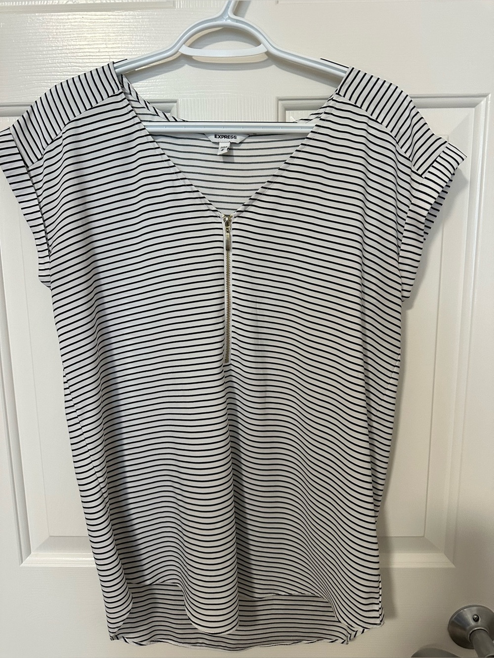 Express white black Cap Sleeve 3/4 Gold Zipper Women's Top shirt  Size Medium M